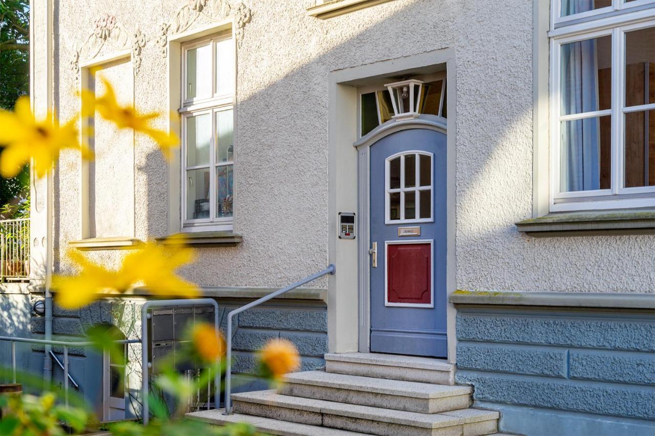 Apartment Villa Anna - Wohnung Mit Stellplatz Emden Exterior photo